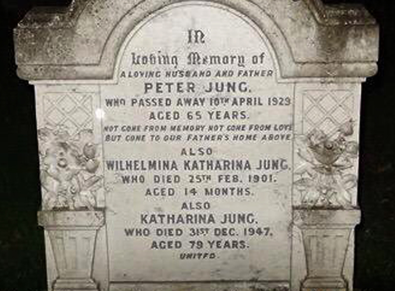 Jung grave